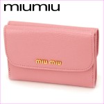 梨花さんご愛用　 miumiu(ミュウミュウ)のピンクの財布